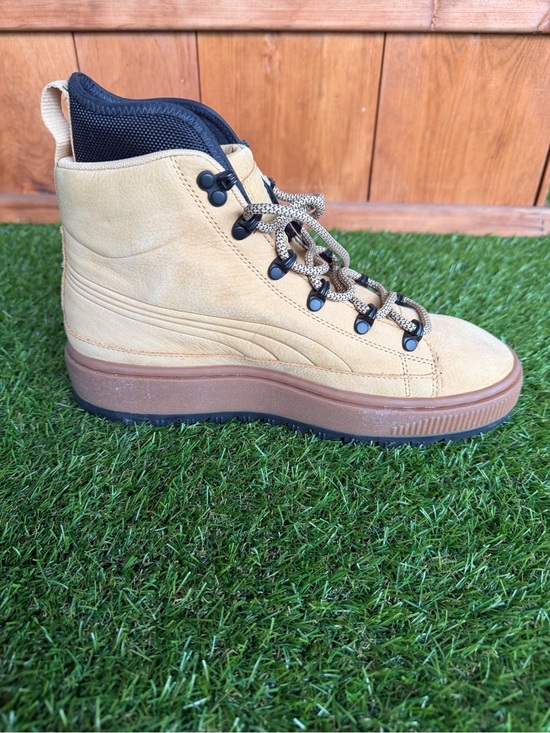 Men\'s Tan Puma leather winter boots.
Size 7.5 
Never used, like new! No box. main image 7